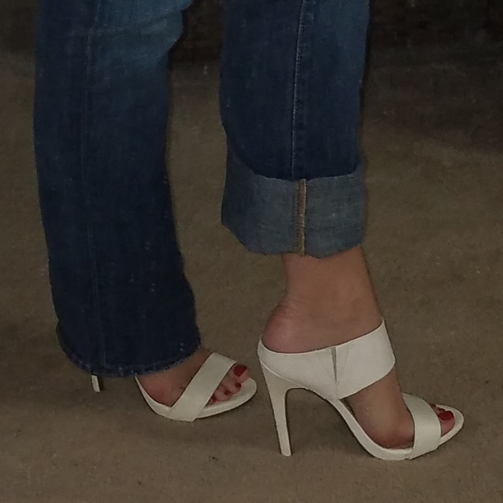 Mossimo White Stiletto - Picture 2 of 9